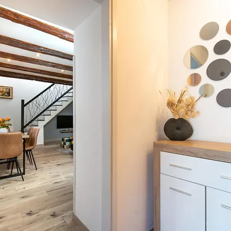 House 585 度假居 *