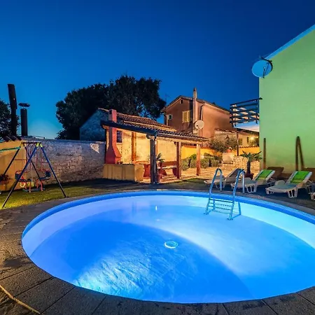 度假居 House 585 Mali Vareški