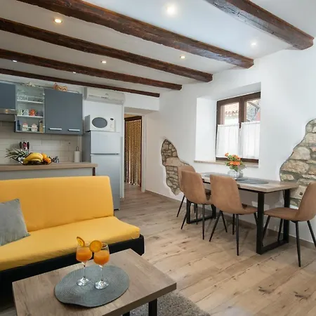 House 585 Semesterbostad *