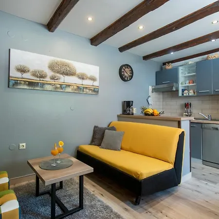 House 585 Semesterbostad *